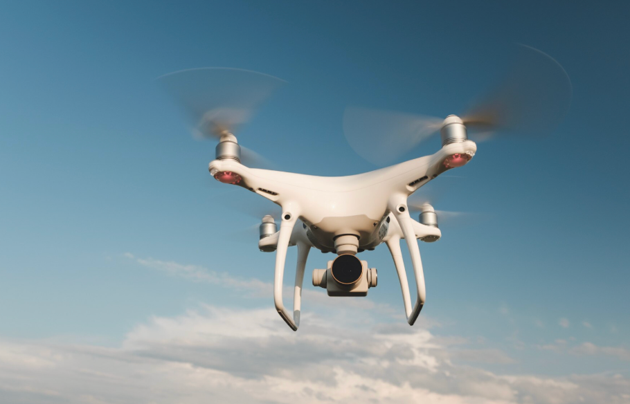 Mercado de drones supera 133 mil registros no Brasil e avança como vetor da economia digital